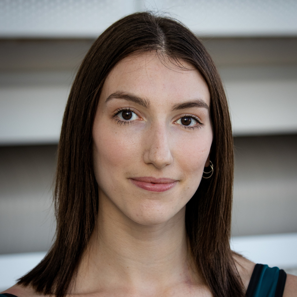 Alyssa Alber headshot