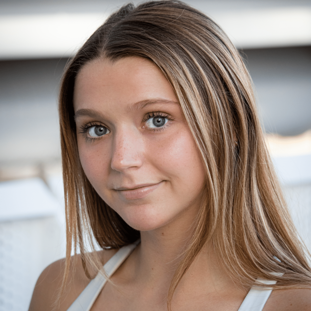 Lauren Macke headshot