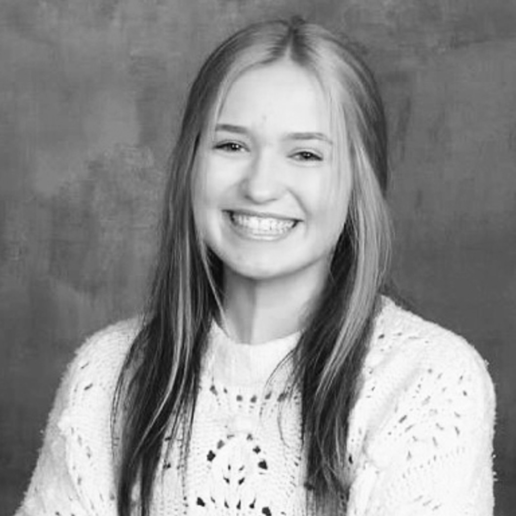 Gracie Schultz headshot