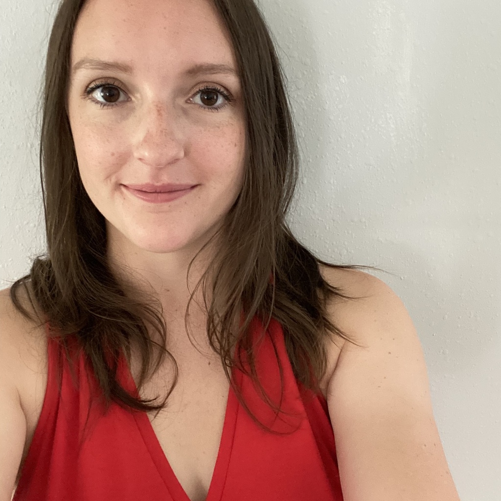 Lauren Linder Headshot
