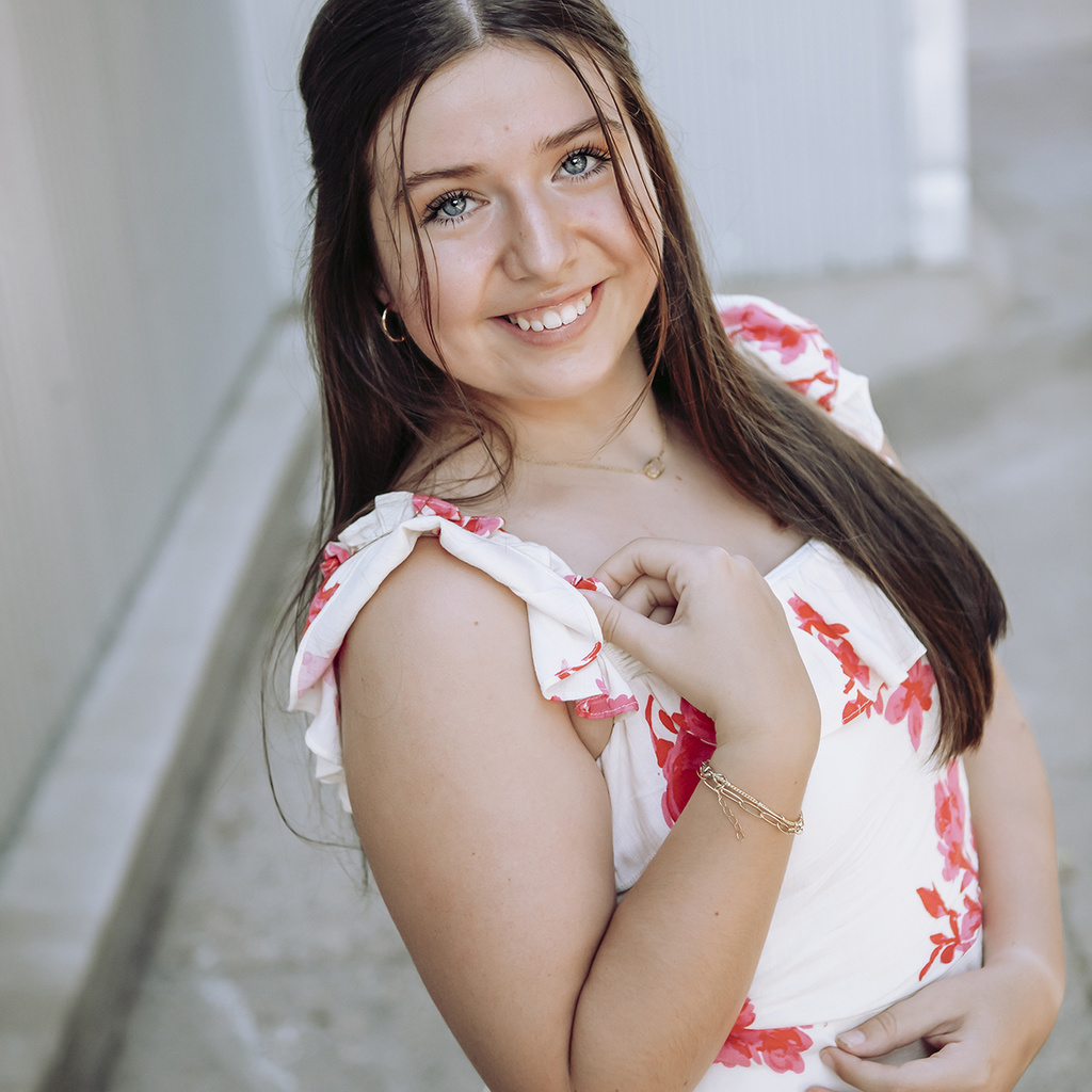 Clare Danz headshot